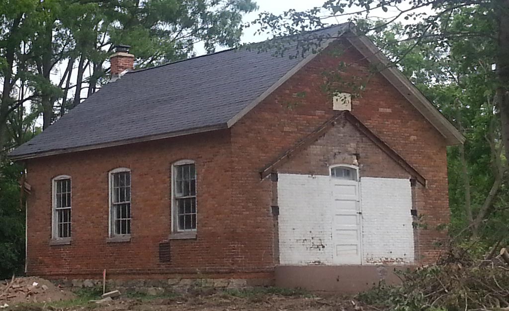 Sutton Schoolhouse 20180612 Southwest closeup 1024w625h