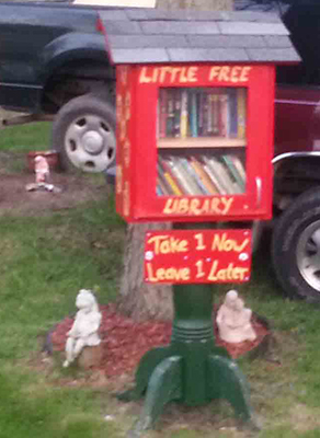 LittleLibrary1 GreenOakEastShoreDr pic02 400h crop